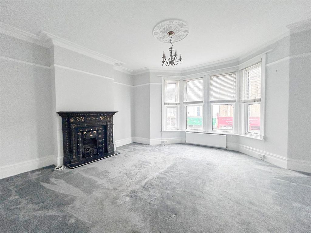 Property photo 2 of 16 15-4E9Fe413-4279-496d-A799-Df1309Da056E.Jpg