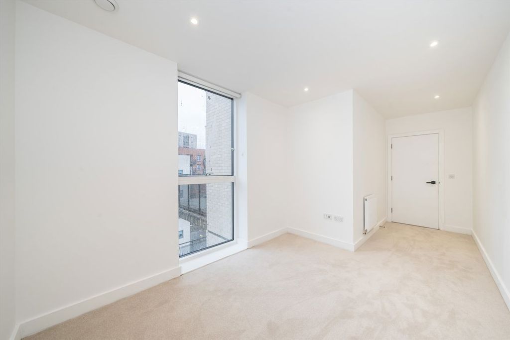 Property photo 2 of 5