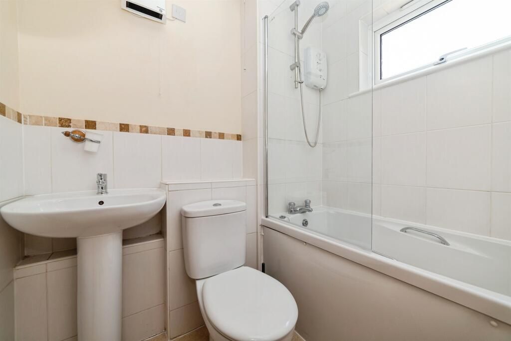 Property photo 2 of 5 9d837E58Ae7435A5616A89Fd9Dd95B0d