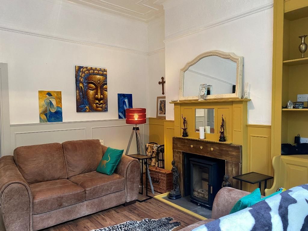 Property photo 2 of 25 Lounge