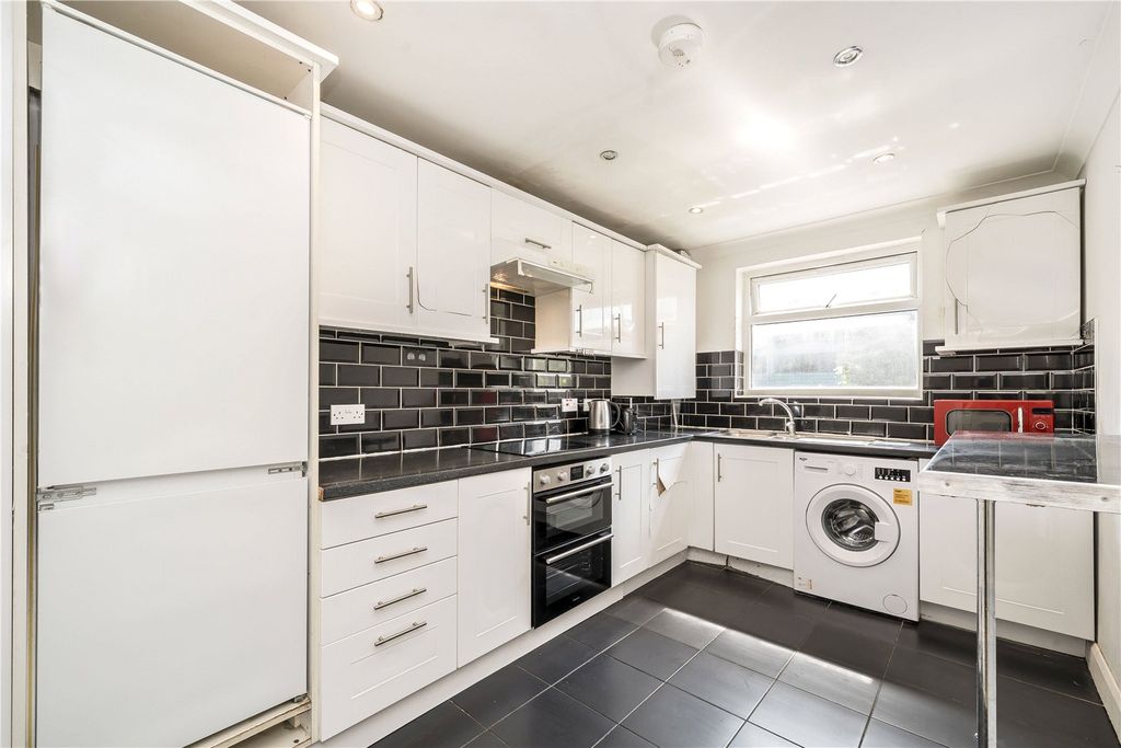 Property photo 2 of 10 Picture No. 03