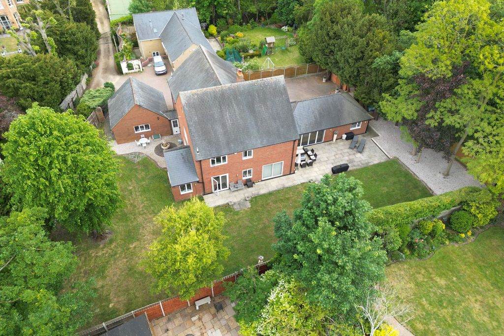 Property photo 1 of 42