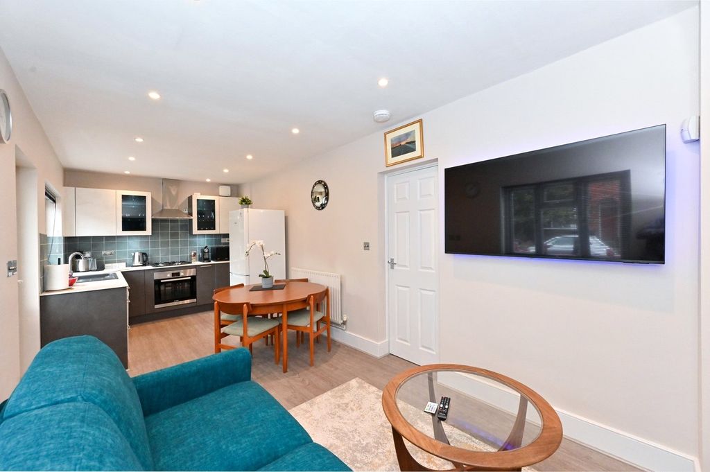 Property photo 1 of 10 Reception Room