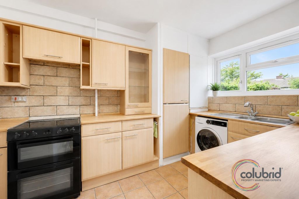 Property photo 3 of 12