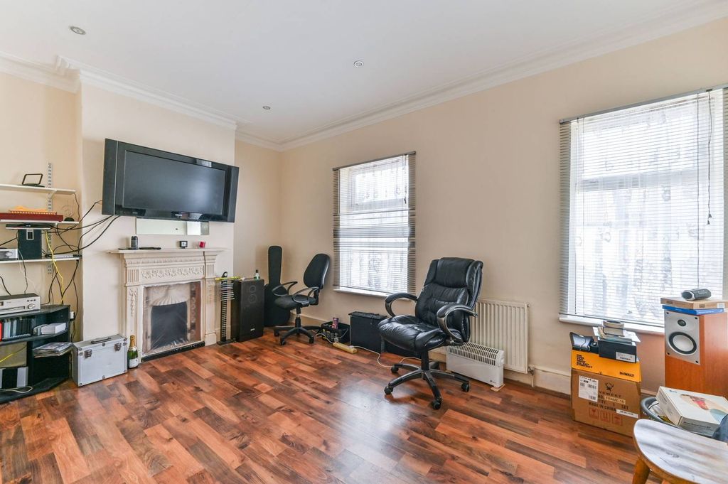 Property photo 3 of 7