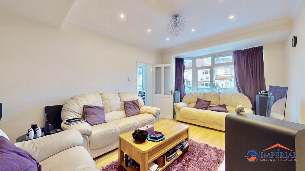 Property photo 2 of 27