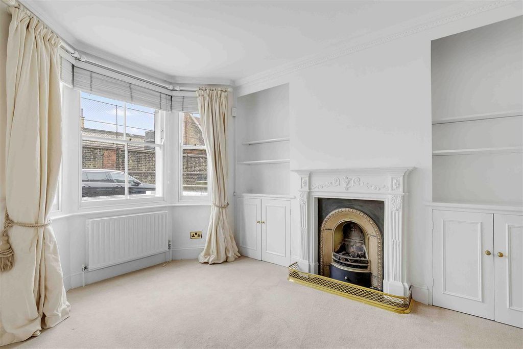 Property photo 2 of 16