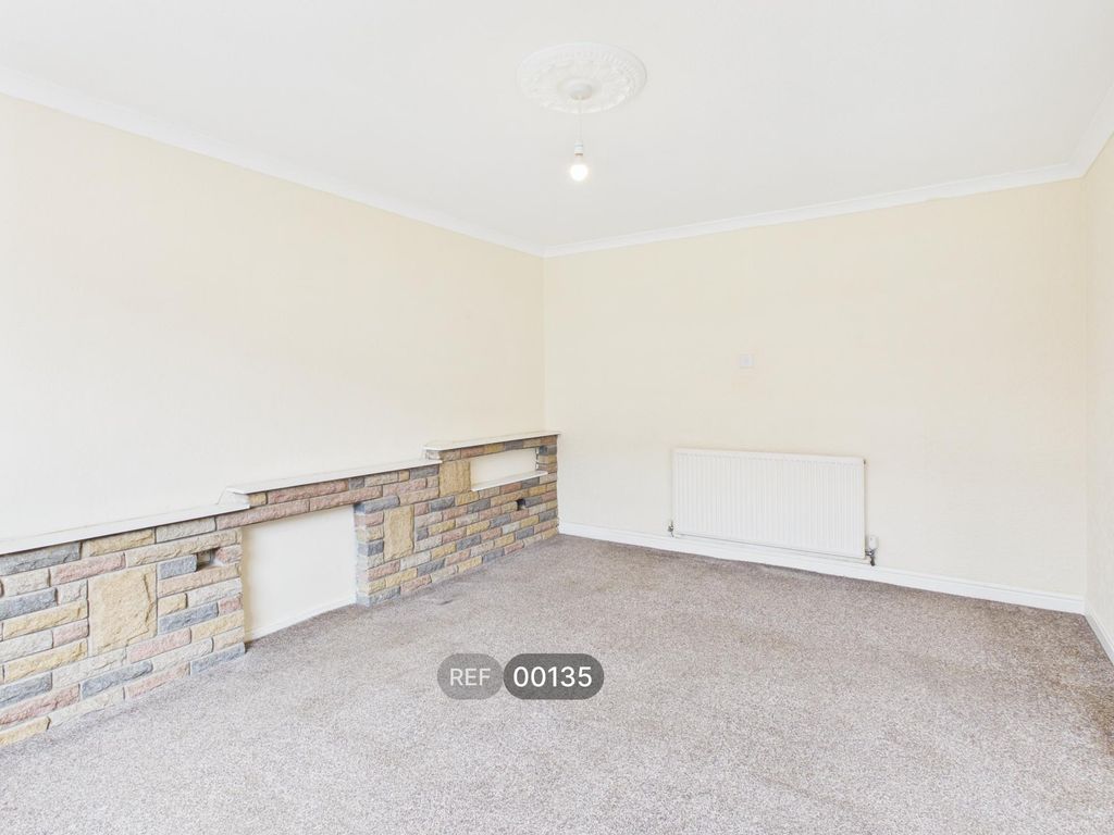Property photo 2 of 33 Living Room