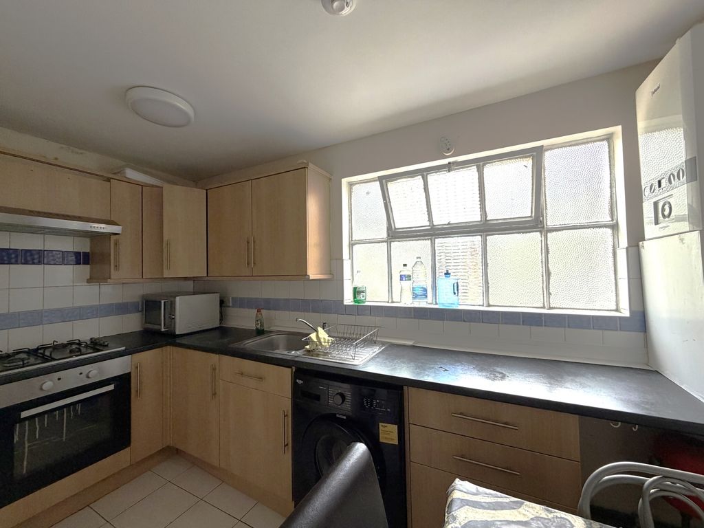 Property photo 2 of 5 Kitchen