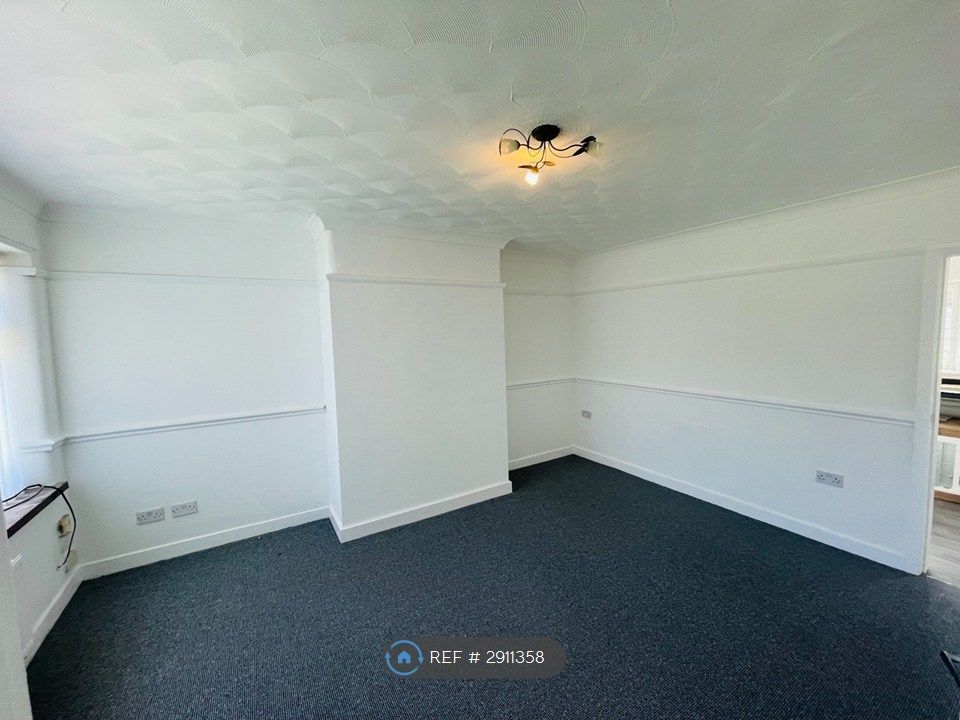 Property photo 3 of 8 Living Room