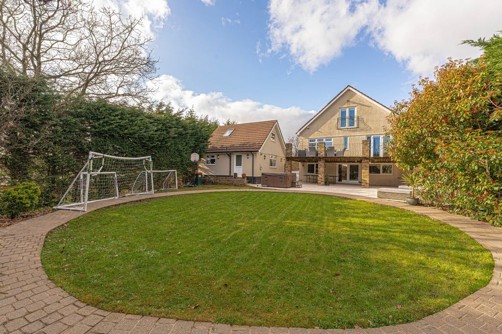 Property photo 1 of 76