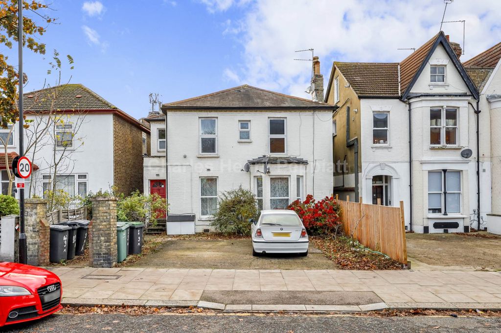 Property photo 1 of 6