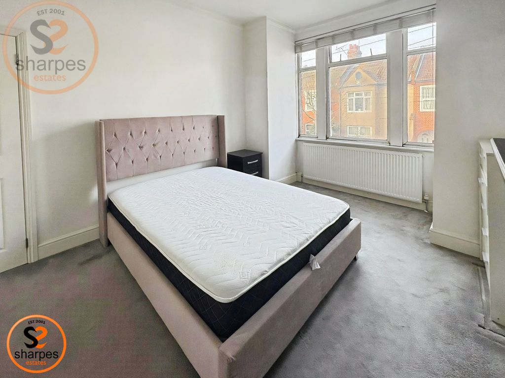 Property photo 2 of 14 4628F484-1.Jpeg