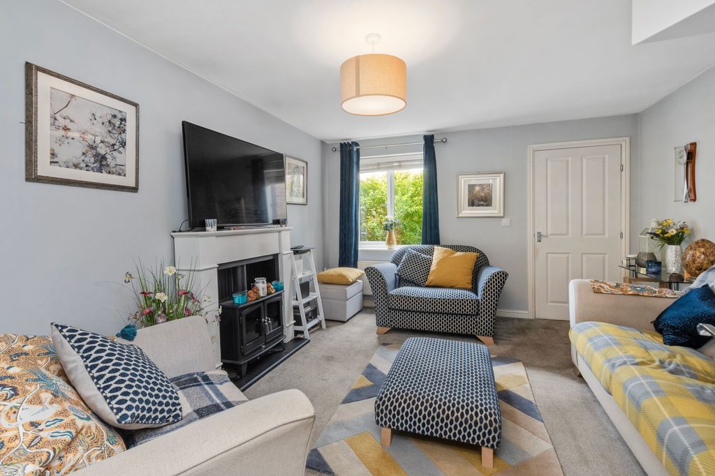 Property photo 2 of 29