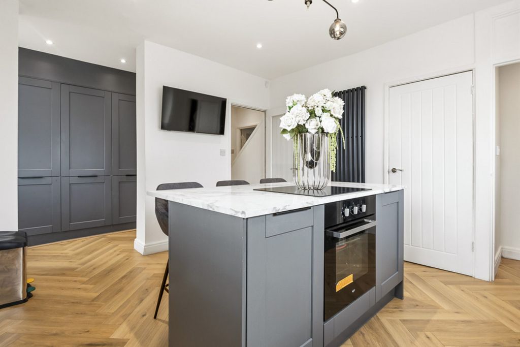 Property photo 3 of 29