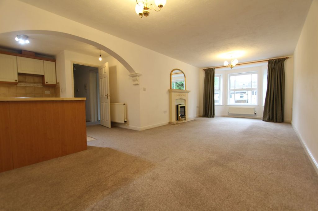 Property photo 3 of 10