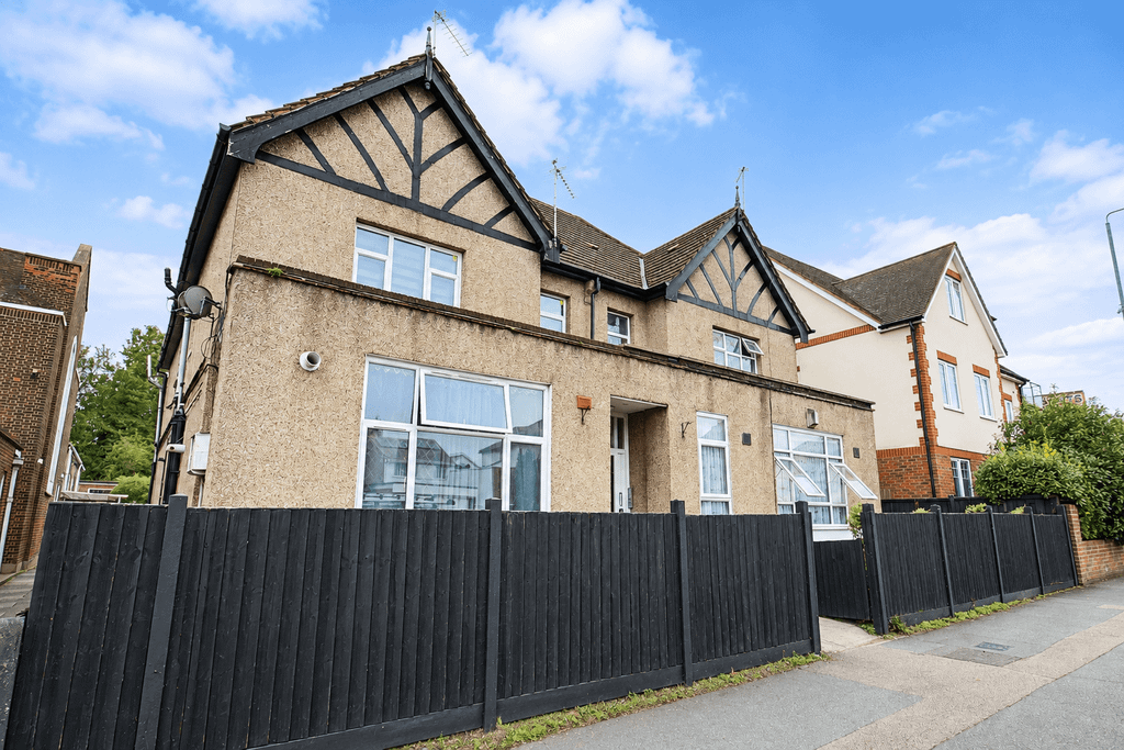 Property photo 1 of 6 Bellegrove Road Welling, Da16 Draft