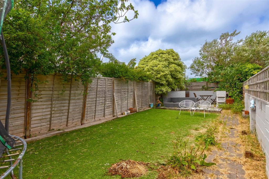 Property photo 2 of 23 Old Shoreham Rd_19.Jpg