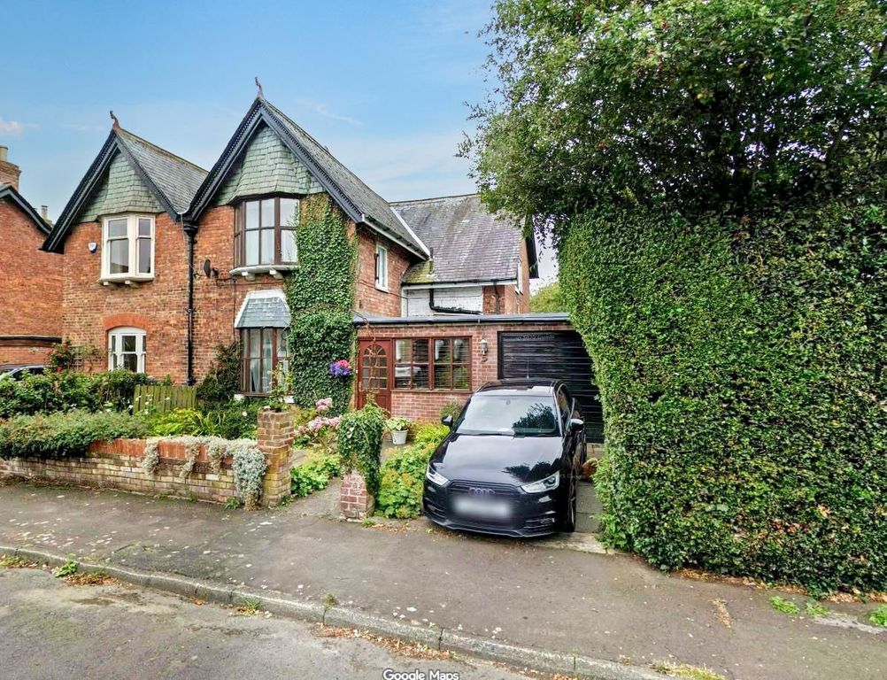 Property photo 1 of 11