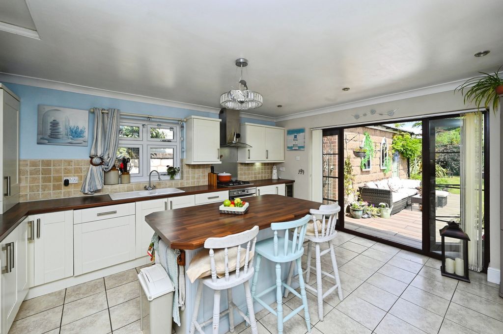 Property photo 2 of 15 Kitchen