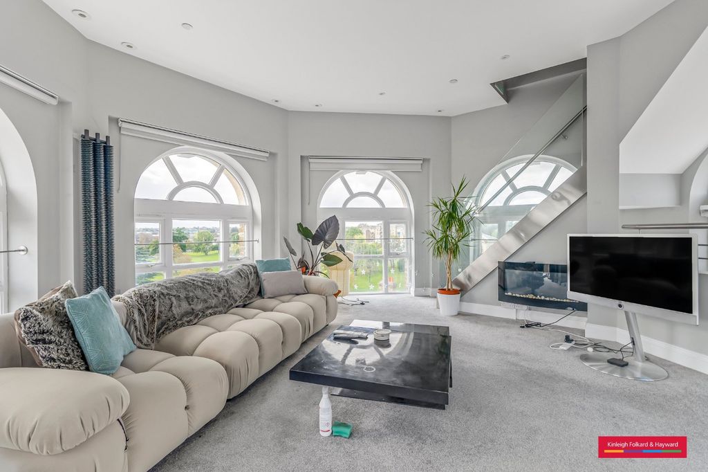 Property photo 3 of 11 Picture No. 13