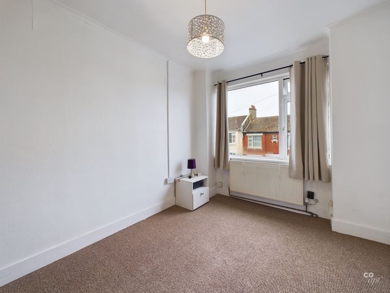 Property photo 3 of 8 Photo 6