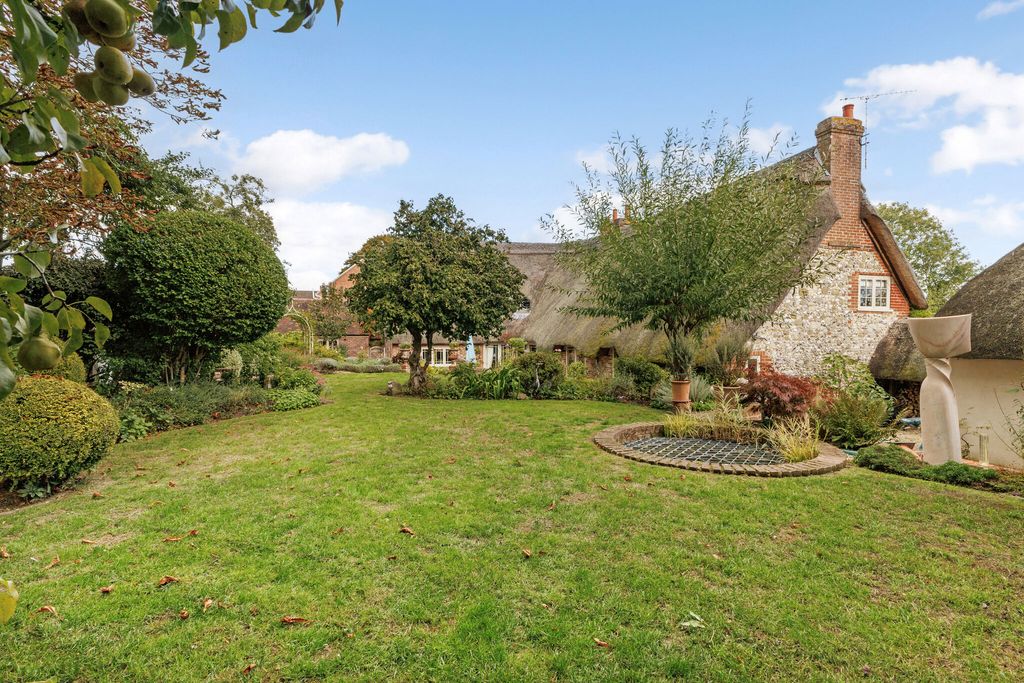 Property photo 2 of 21