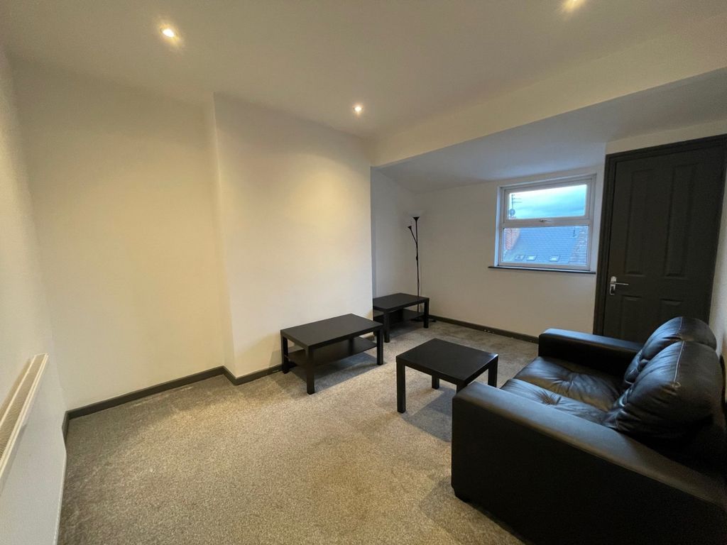 Property photo 2 of 8 Picture No. 06