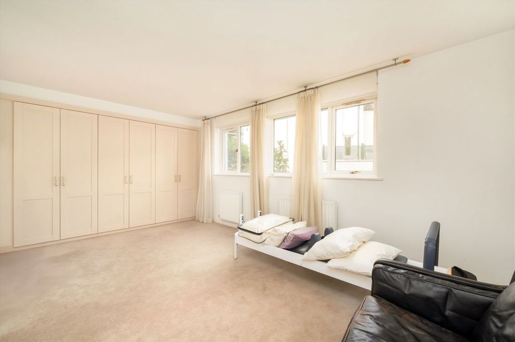 Property photo 3 of 7