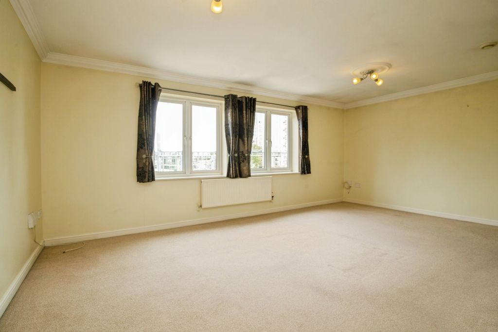 Property photo 2 of 10 Lounge