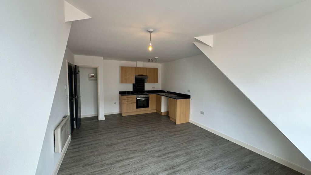 Property photo 2 of 8 Kitchen