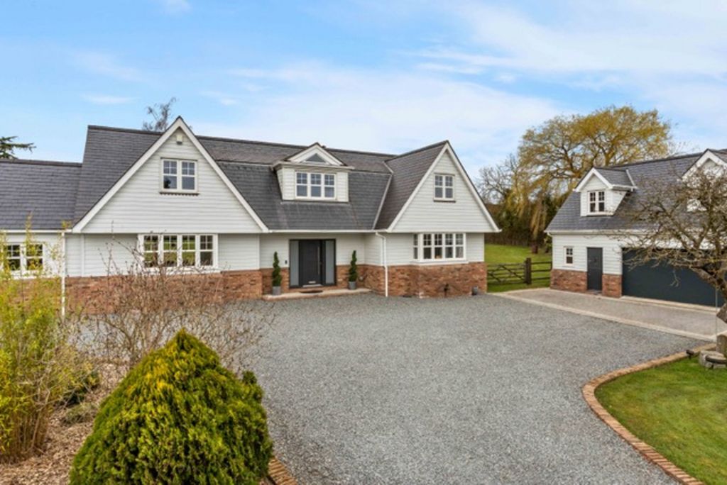 Property photo 1 of 40