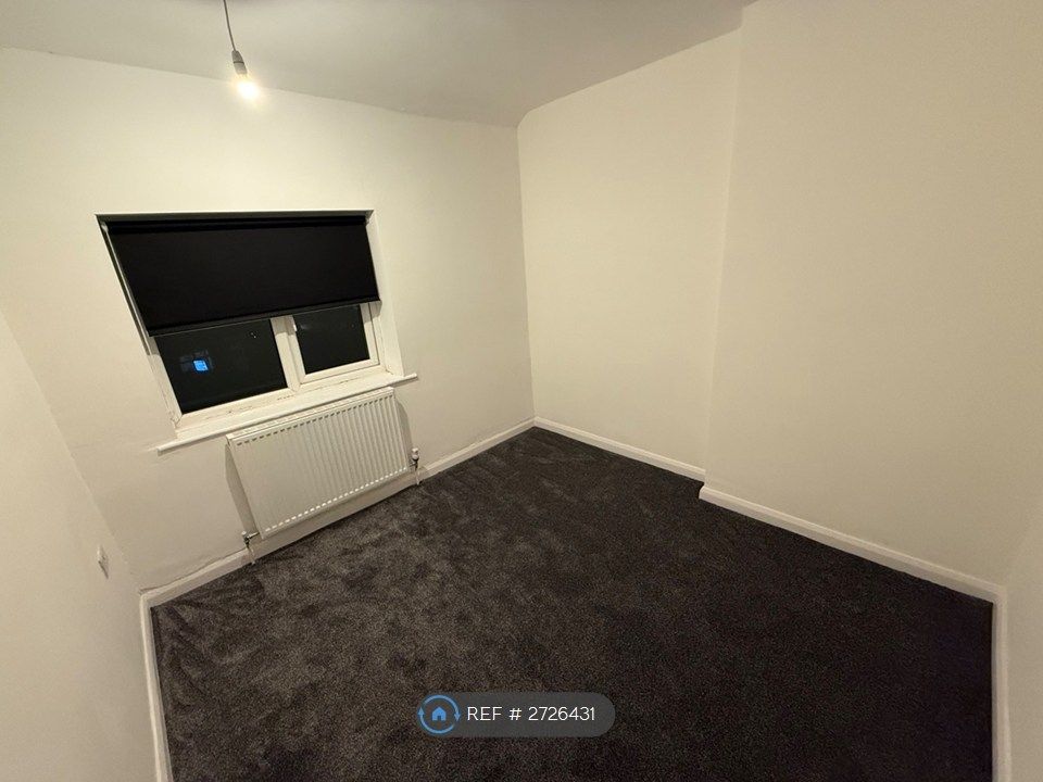 Property photo 2 of 28