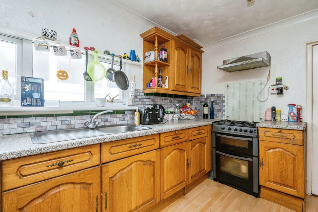 Property photo 2 of 15 Kitchen
