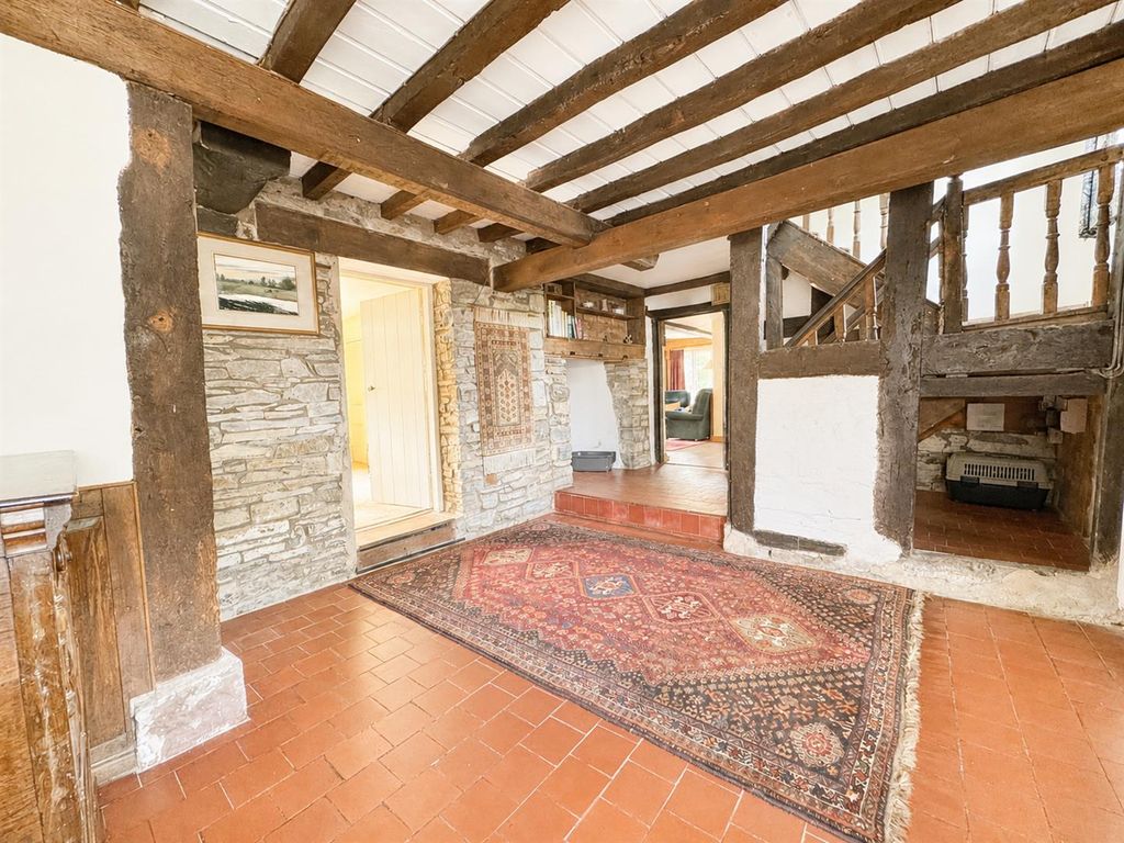 Property photo 3 of 27