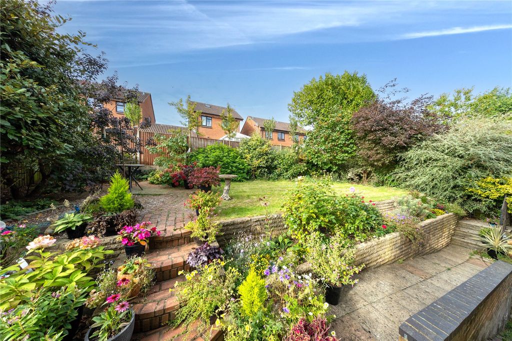 Property photo 2 of 34 Picture No. 33