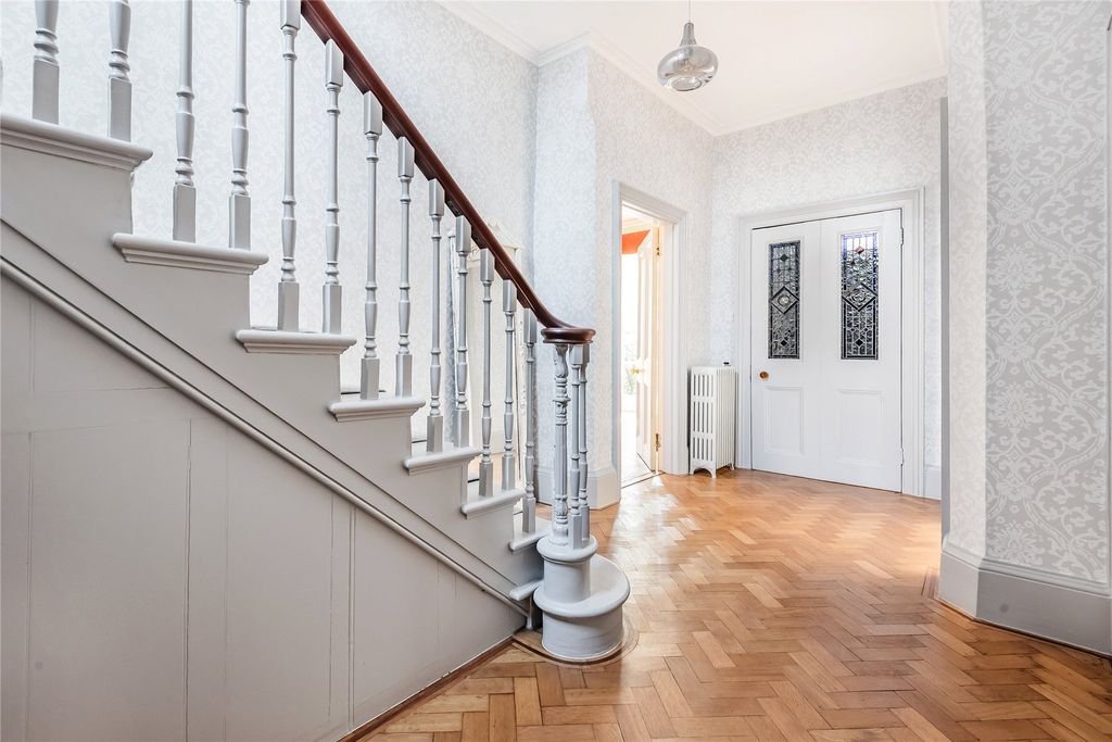 Property photo 3 of 3 Hallway