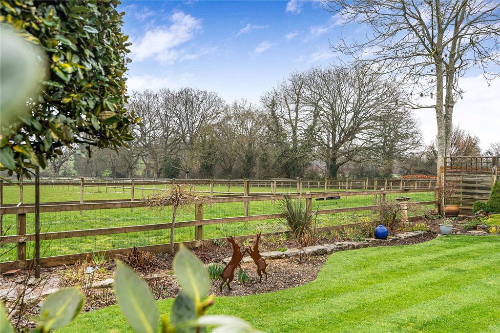 Property photo 2 of 31 Picture No. 32