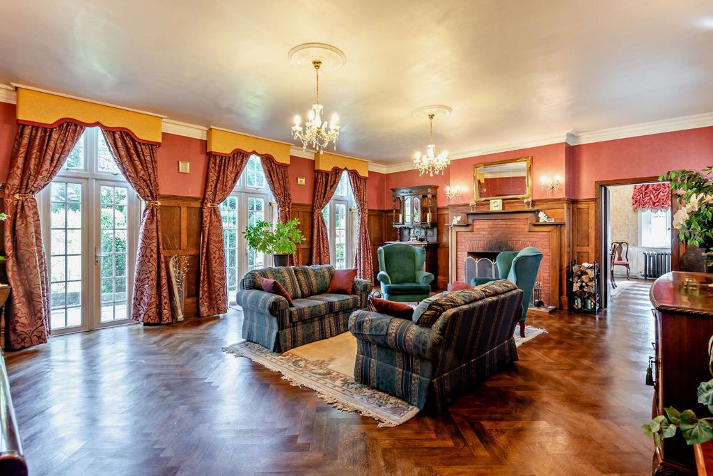 Property photo 2 of 22 Drawing Room