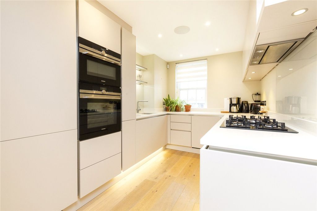 Property photo 2 of 20 Kitchen