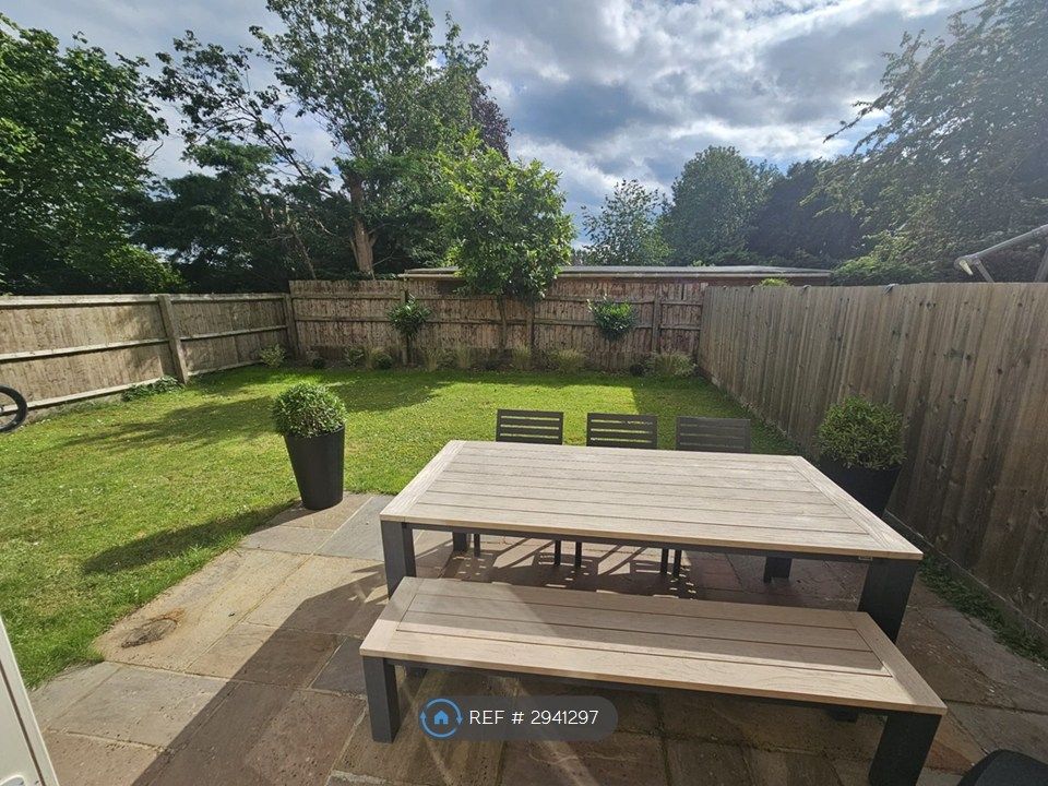 Property photo 3 of 19 Enclosed South Facing Garden