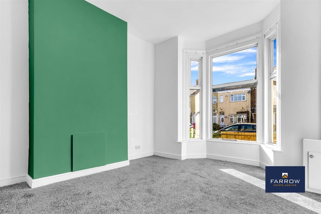 Property photo 3 of 22 Living Room