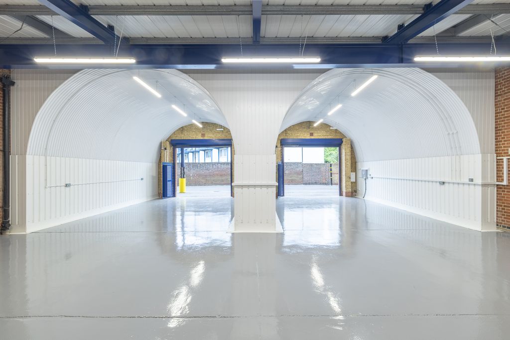 Property photo 1 of 6 An Empty Arch With White Lining