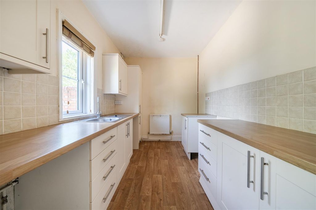 Property photo 3 of 15 Kitchen