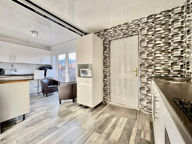 Property photo 3 of 11 Photo 8