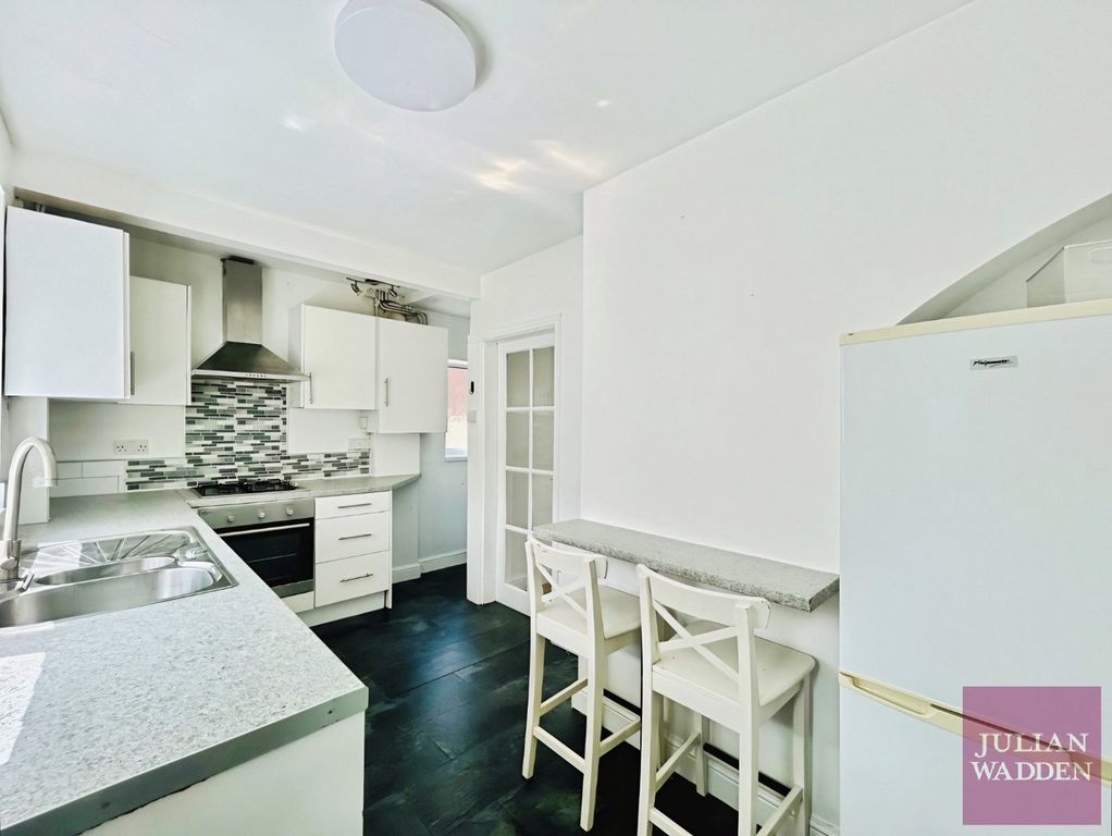 Property photo 2 of 11 Picture No. 31