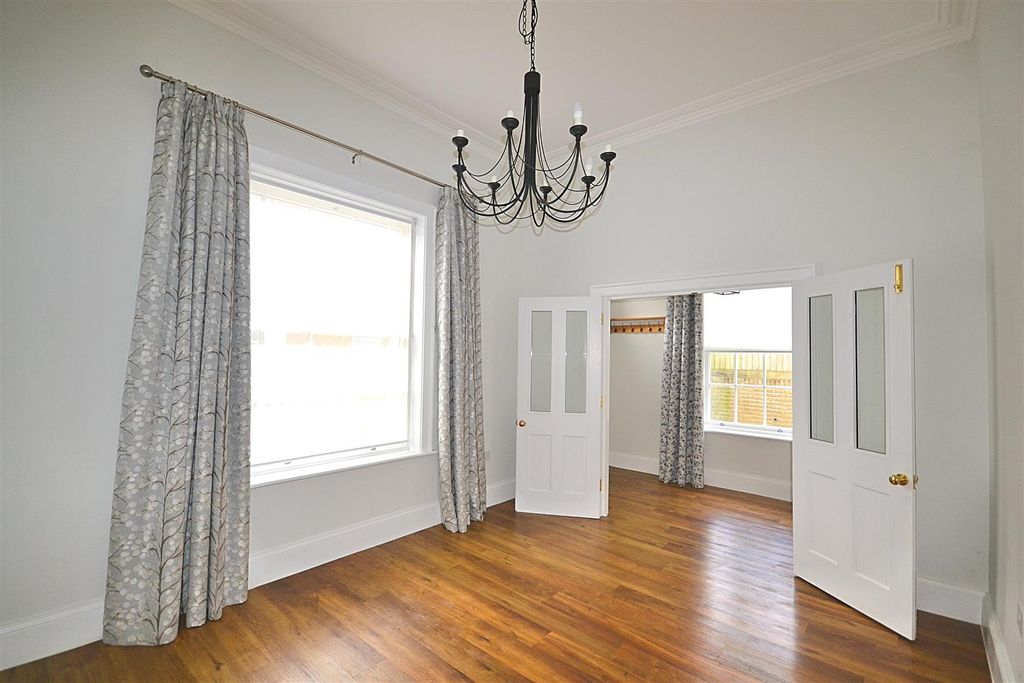 Property photo 3 of 33 57.Png