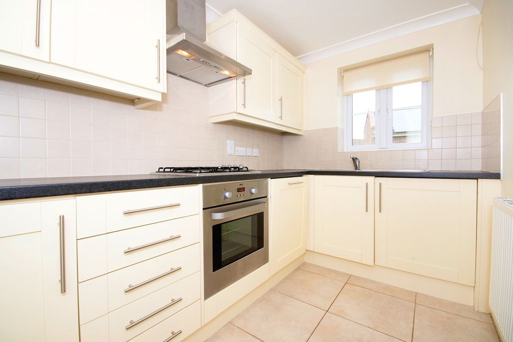 Property photo 2 of 8 Kitchen