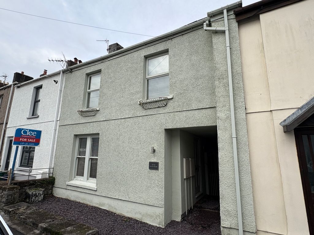 Property photo 2 of 12