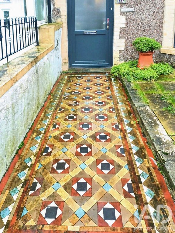 Property photo 3 of 10